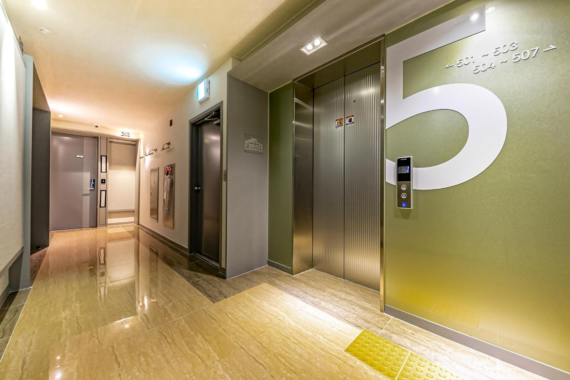 Yeosu Stay Hotel Zewnętrze zdjęcie